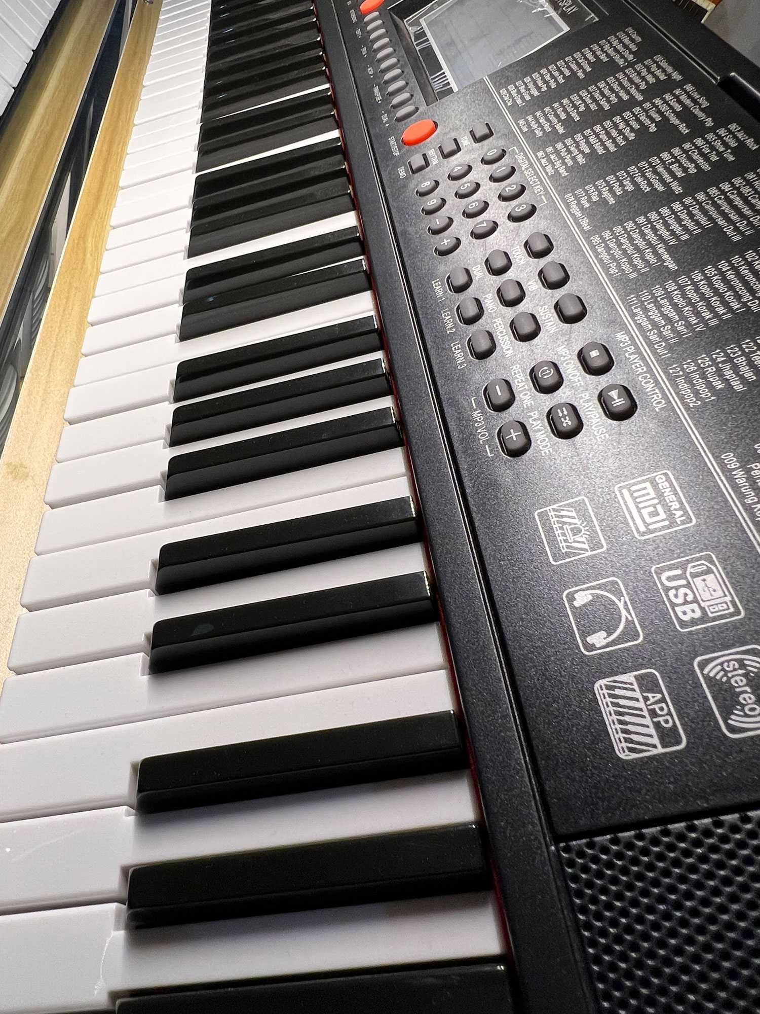 Keyboard & Piano